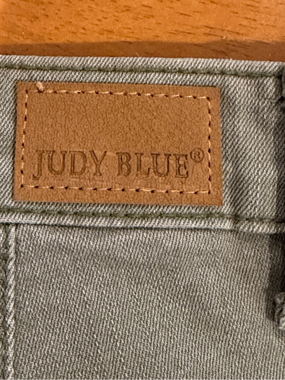Judy Blue Grayish utility cutoff 3” short size large - Picture 3 of 6